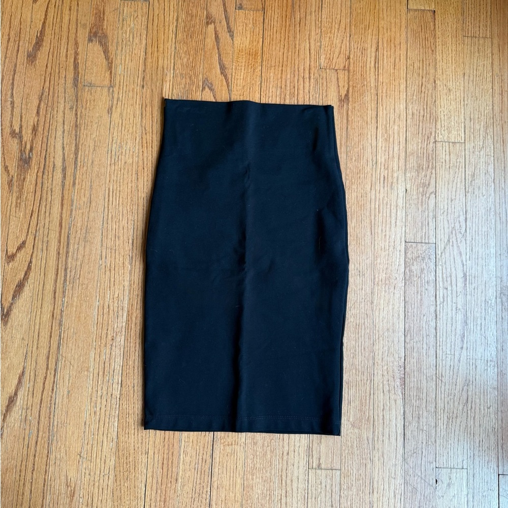 Windsor Classic Black Pencil Skirt
